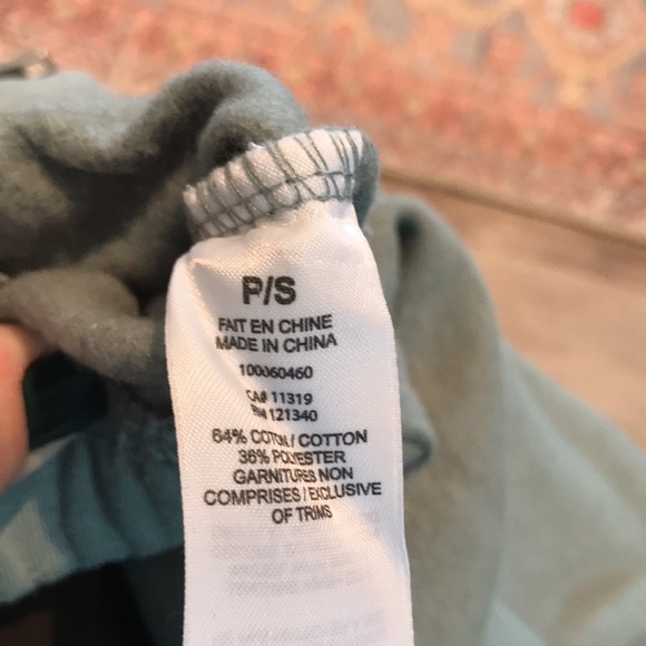 Womens Cropped Garage Sweatshirt - Picture 6 of 6